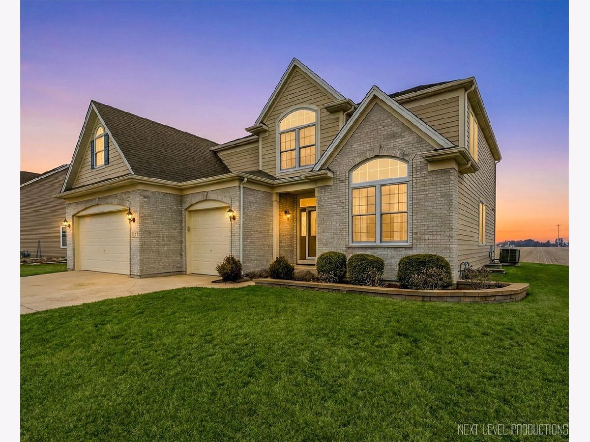  For Sale North Aurora Illinois, 2593 Moutray Lane