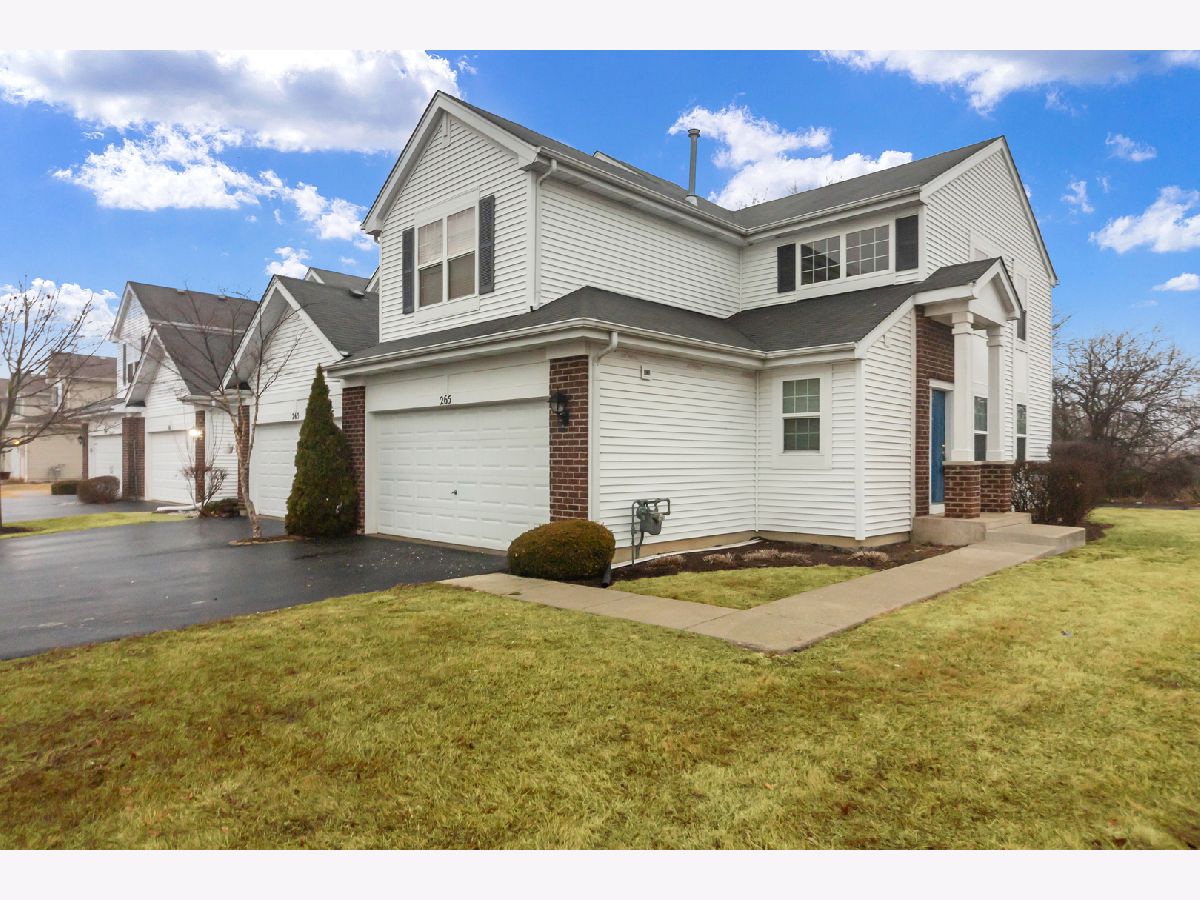  For Sale Woodstock Illinois, 265 Wild Meadow Lane