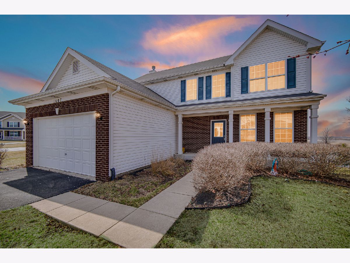 Homes For Sale Theodore's Ridge Joliet Illinois, 1607 Seward Road