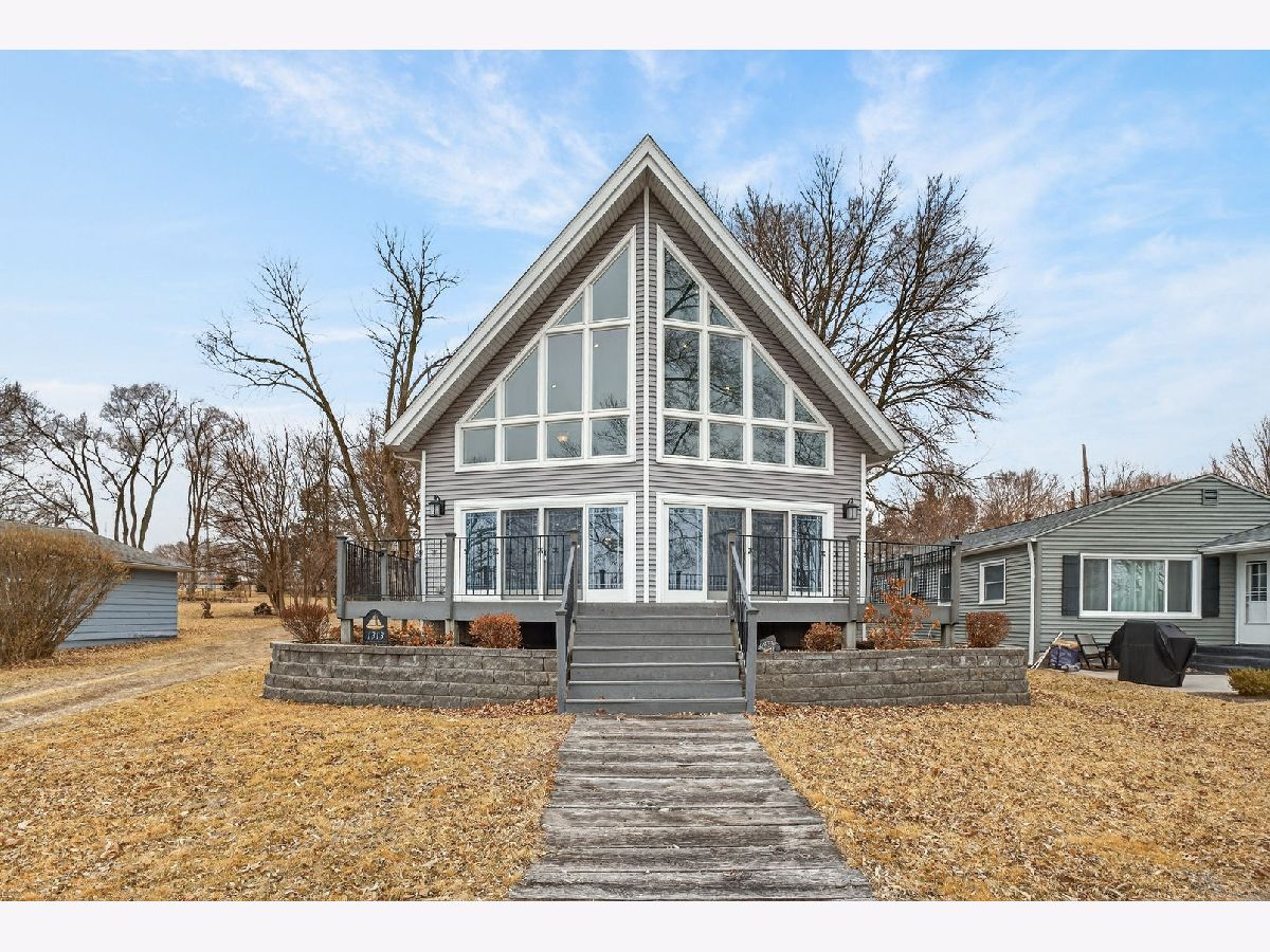  For Sale Le Claire Iowa, 1313 Canal Shore Drive