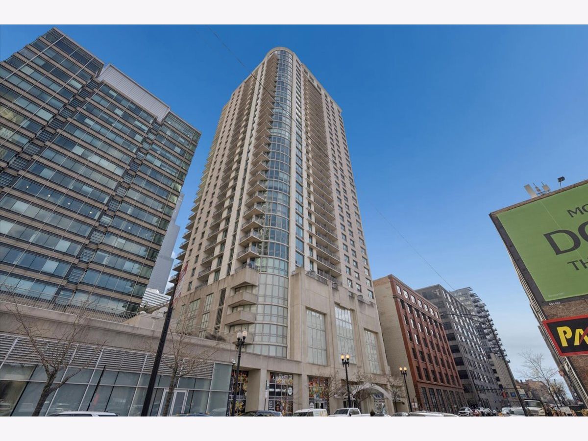 Condominiums For Sale Park Alexandria Chicago Illinois, 125 Jefferson Street