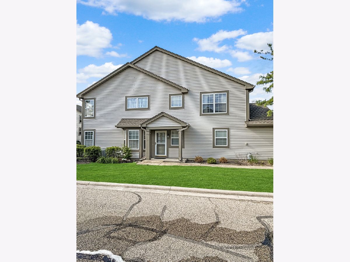  For Sale Lindenhurst Illinois, 817 Blue Spruce Court