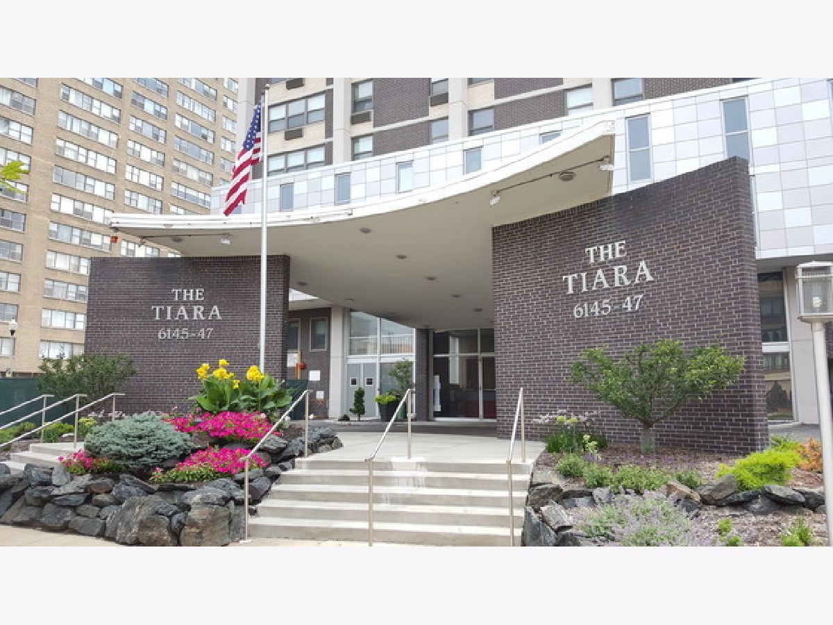  For Sale Chicago Illinois, 6145 Sheridan Road