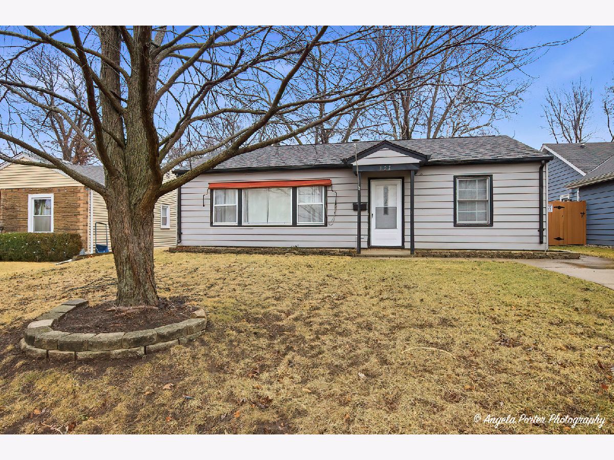  For Sale Mundelein Illinois, 127 Hawthorne Boulevard