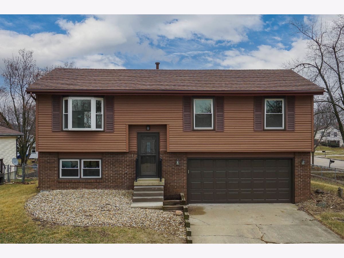 Homes & Condos & Townhomes For Sale Lakewood Bloomington Illinois, 1 Sunshine Court