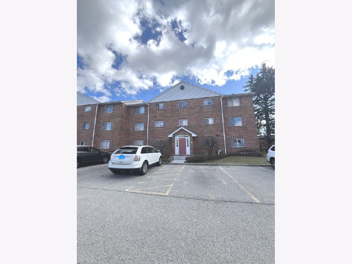 Condominiums For Rent Woodley Park Condominiums Niles Illinois, 7875 Caldwell