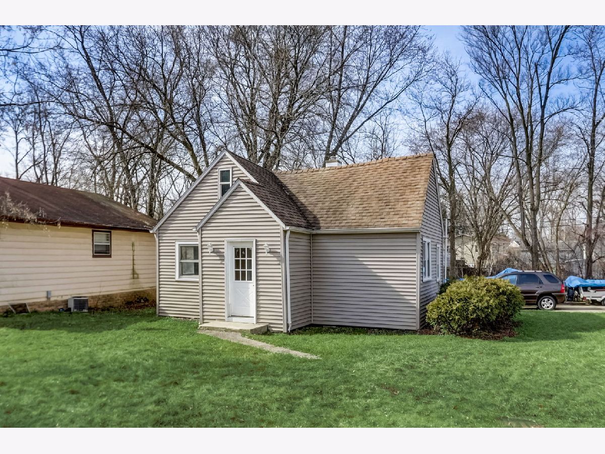  For Sale Round Lake Beach Illinois, 611 Golfview Drive