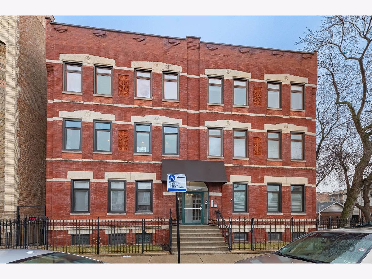  For Sale Chicago Illinois, 2843 Wells Street