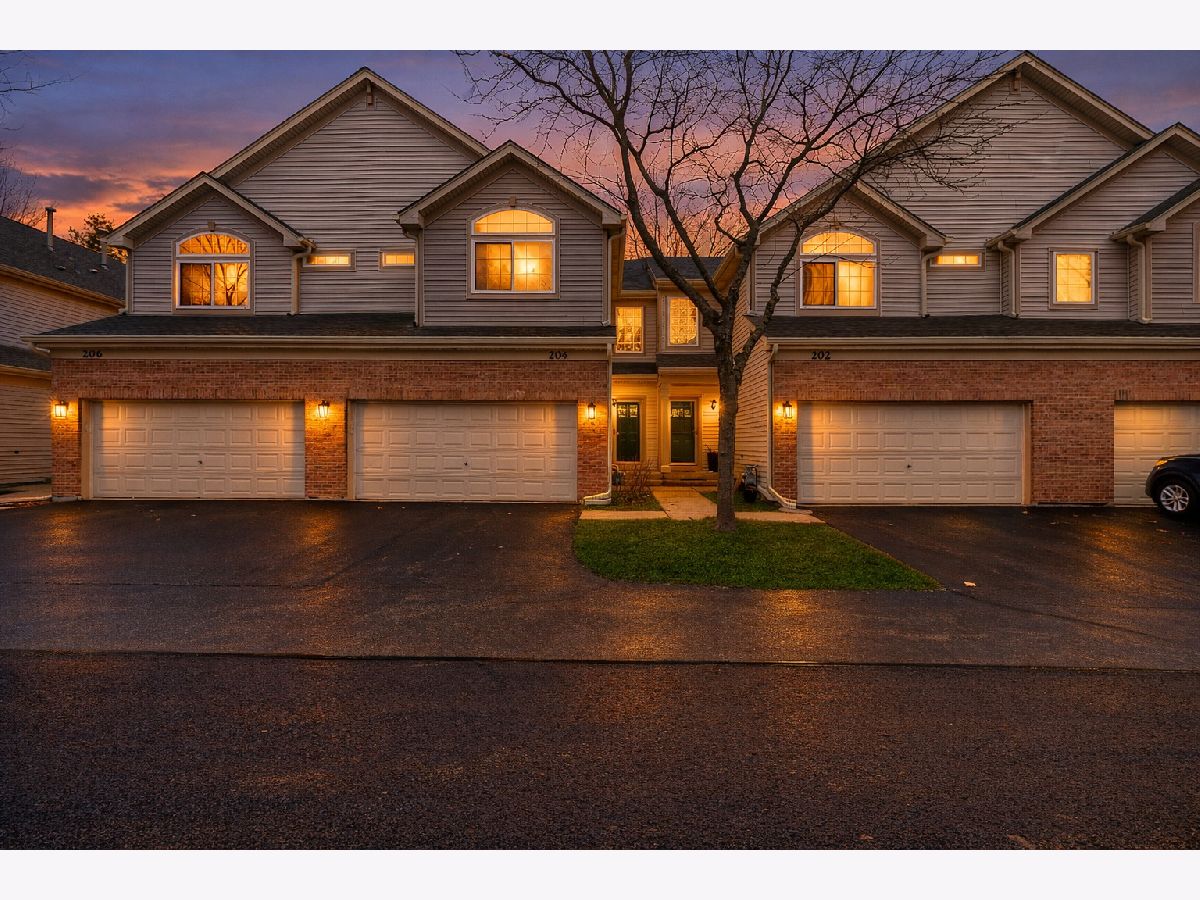 For Sale Streamwood Illinois, 204 Southwicke Drive