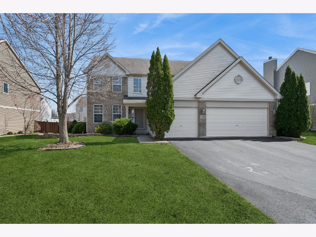 Homes & Townhomes & Condos For Sale Greywall Club Joliet Illinois, 2108 Waterbury Drive