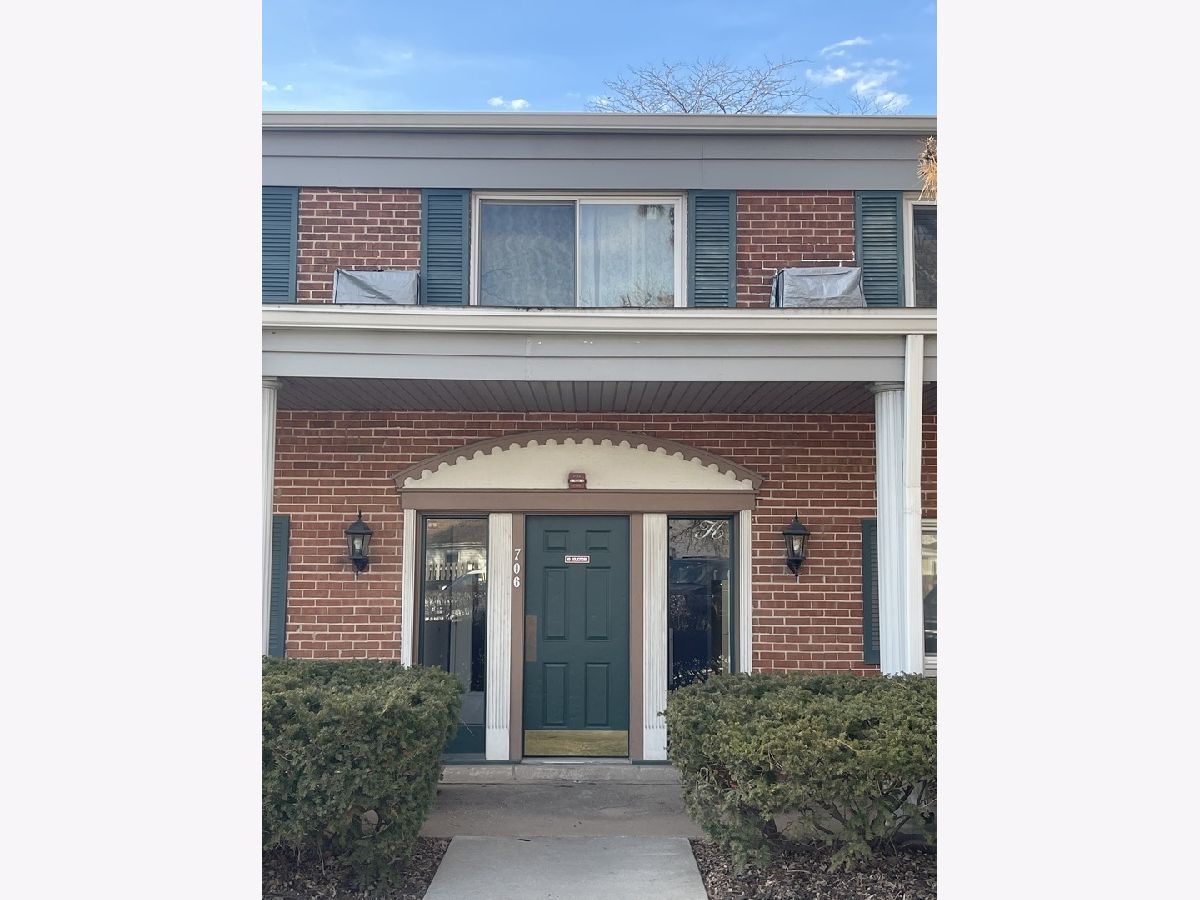  For Sale Arlington Heights Illinois, 706 Algonquin Road
