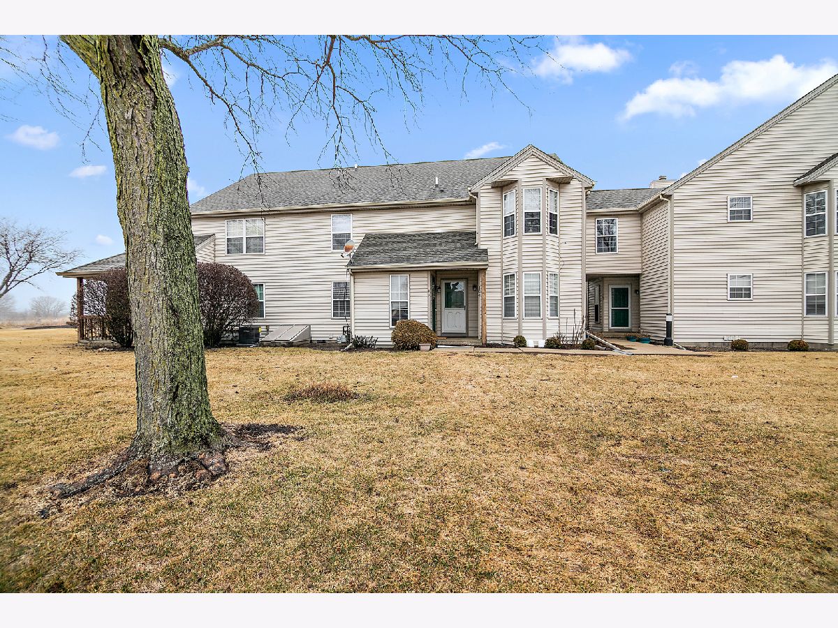 Condos & Townhomes For Sale Northbrook Bourbonnais Illinois, 104 Chesterfield Court