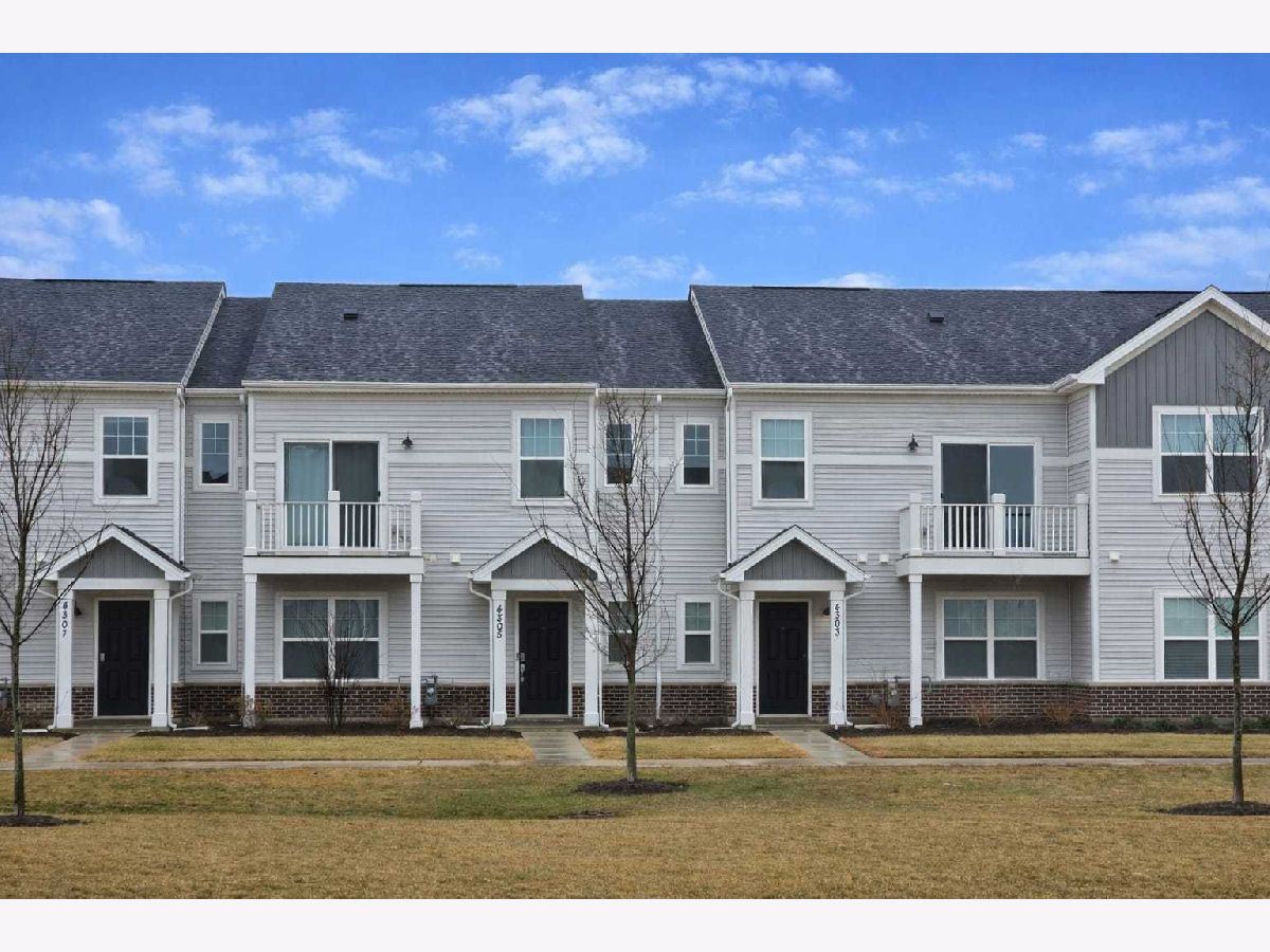 Condos & Townhomes For Rent Chelsea Manor Aurora Illinois, 4303 Chelsea Manor