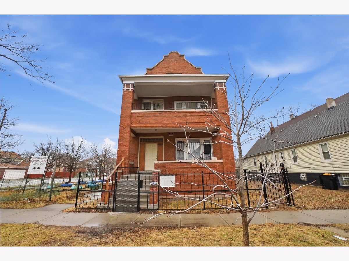  For Sale Chicago Illinois, 8705 Saginaw Avenue