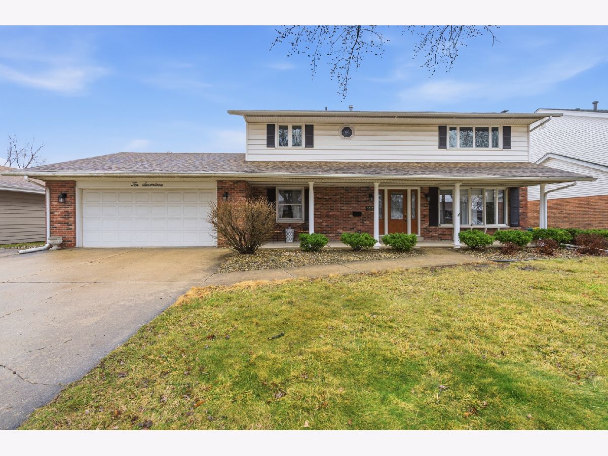  For Sale Lockport Illinois, 1017 Putnam Drive