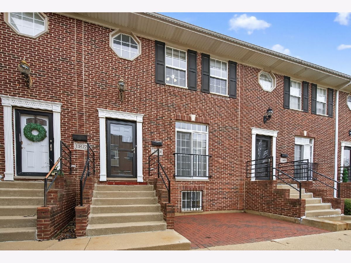  For Sale Chicago Illinois, 10420 Walden Parkway