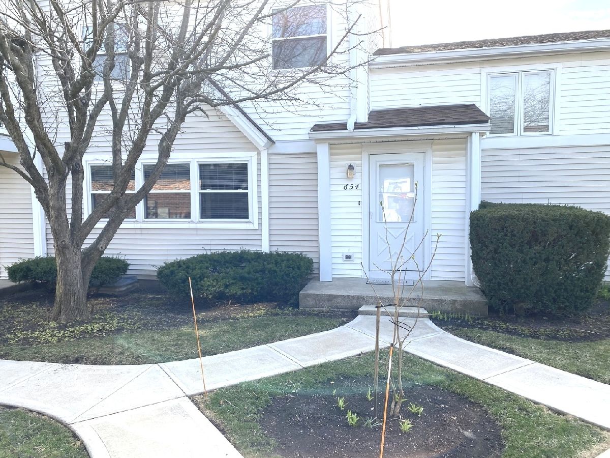  For Sale Deerfield Illinois, 654 Inverrary Lane