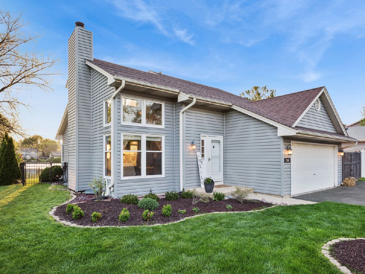  For Sale North Aurora Illinois, 304 Sycamore Lane