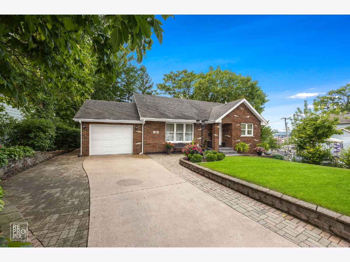  For Sale Lemont Illinois, 402 Stephen Street