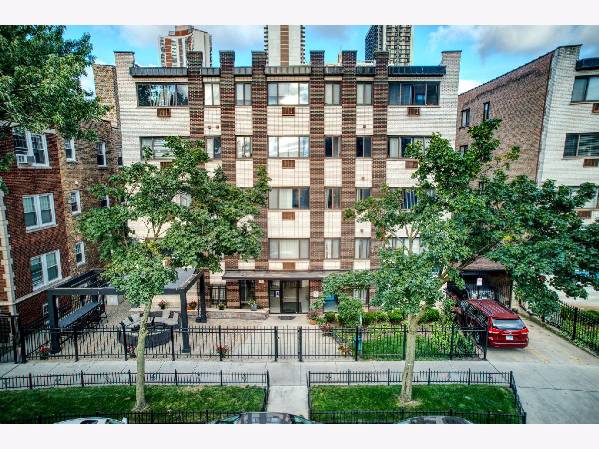  Rented Chicago Illinois, 6021 Winthrop