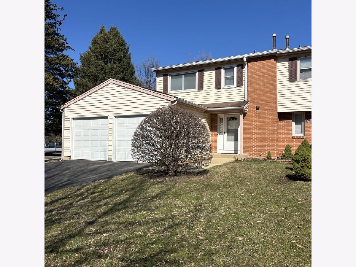 Townhomes For Sale Winston Village Bolingbrook Illinois, 524 Monroe Road