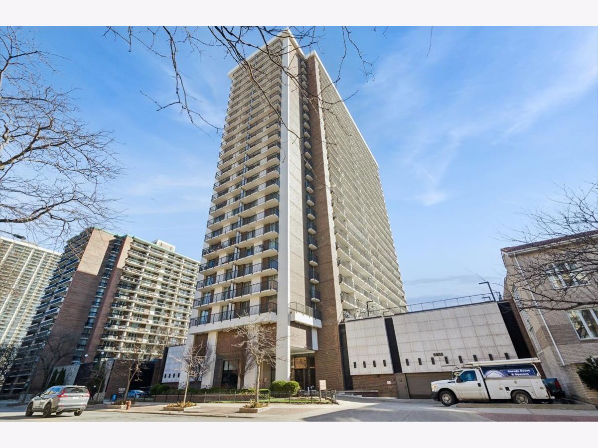 Condominiums & Homes For Sale Edgewater Beach Chicago Illinois, 5855 Sheridan Road