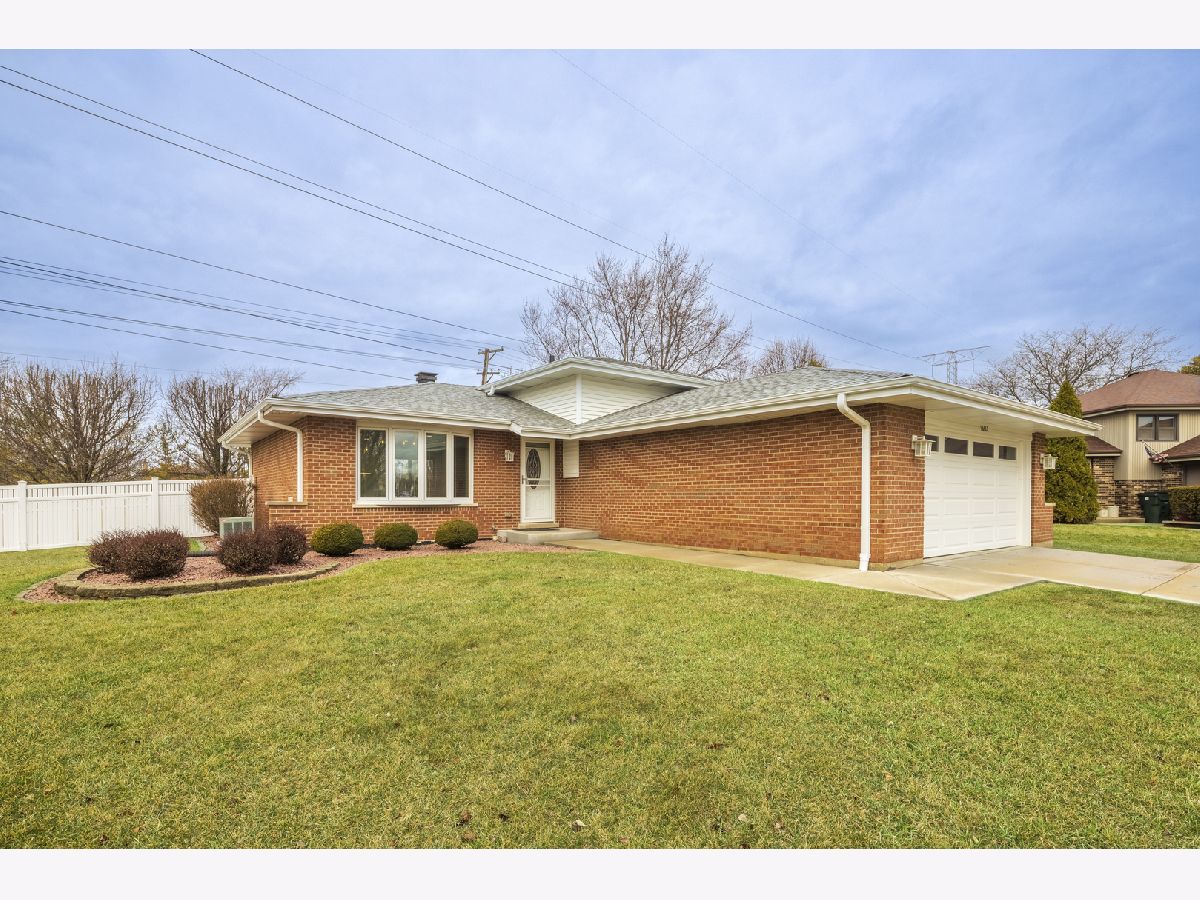  For Sale Tinley Park Illinois, 16612 Meadow Court