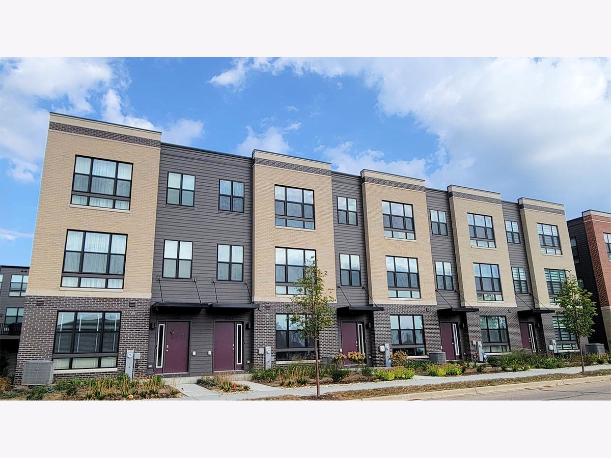  For Sale Lombard Illinois, 396 Summit Circle