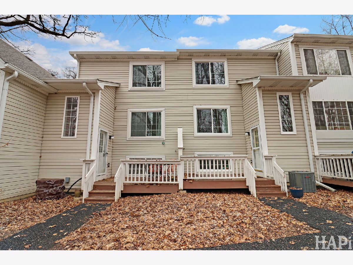  For Sale Round Lake Illinois, 283 Whispering Oaks Lane