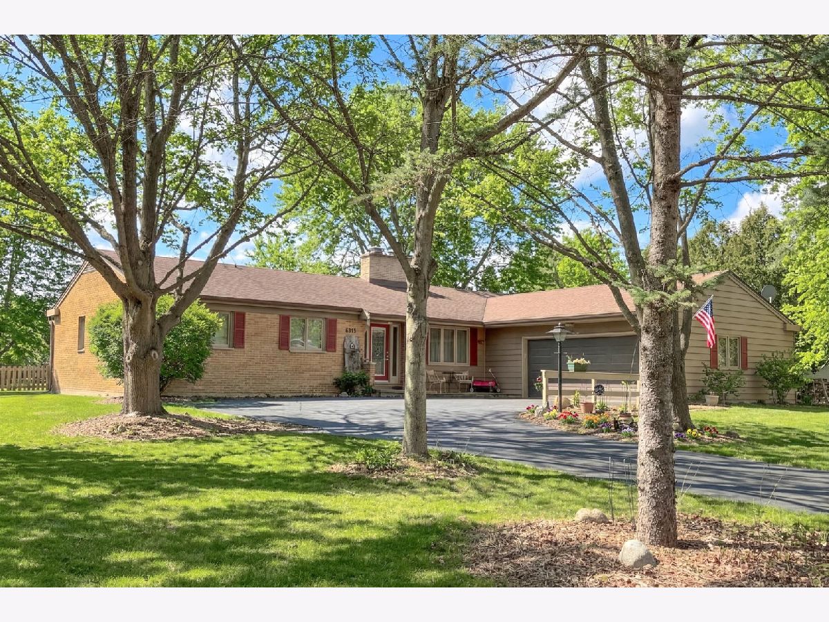  For Sale Crystal Lake Illinois, 6315 Walkup Lane