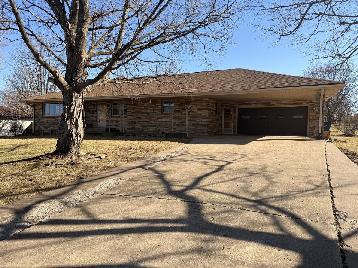  For Sale Granville Illinois, 205 Silverspoon Avenue