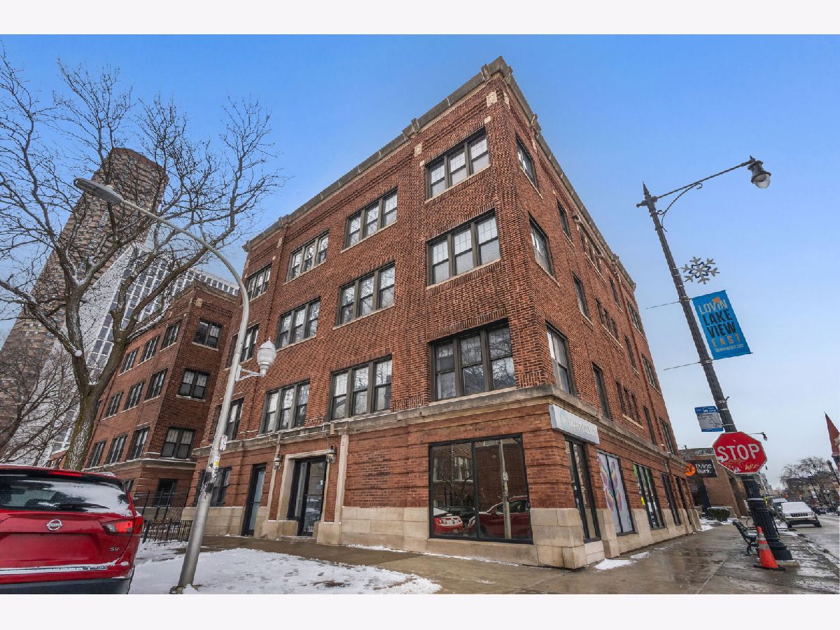  For Sale Chicago Illinois, 741 Waveland Avenue