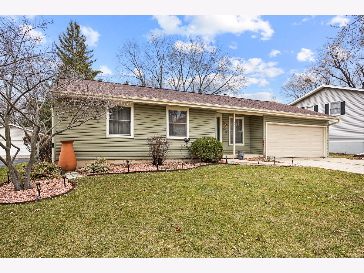 Homes For Sale Lexington Highlands South Elgin Illinois, 145 Concord Avenue