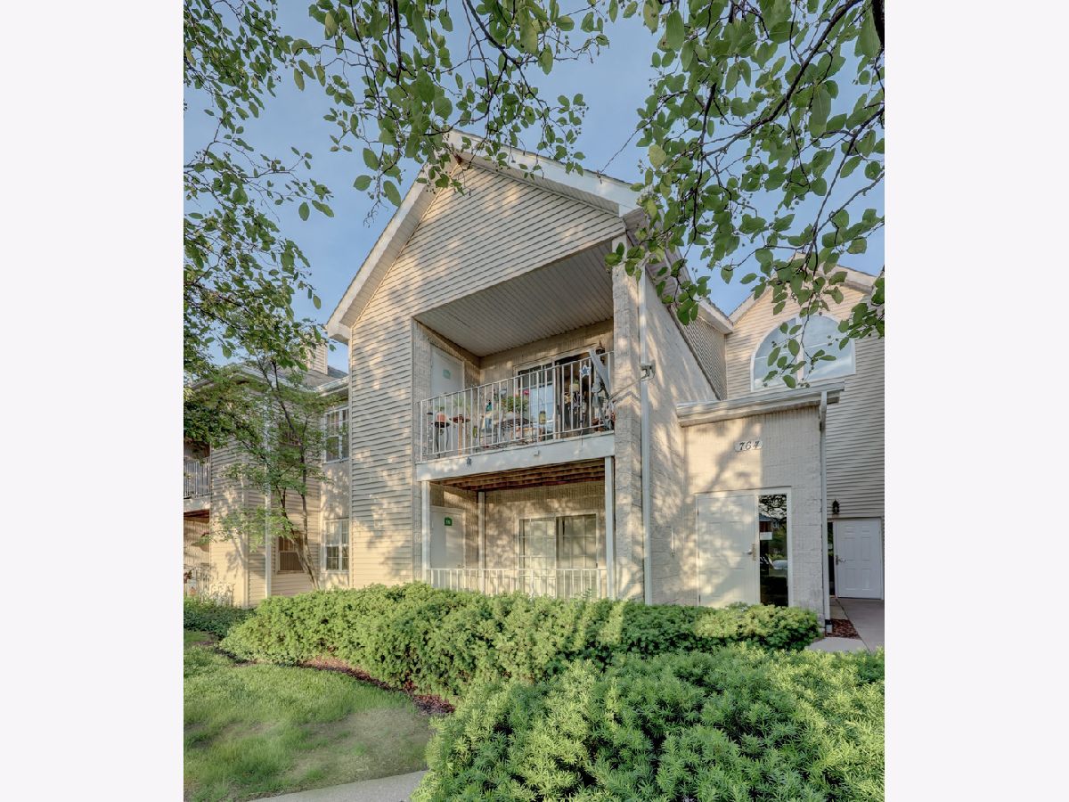  For Sale Carol Stream Illinois, 764 Gary Avenue