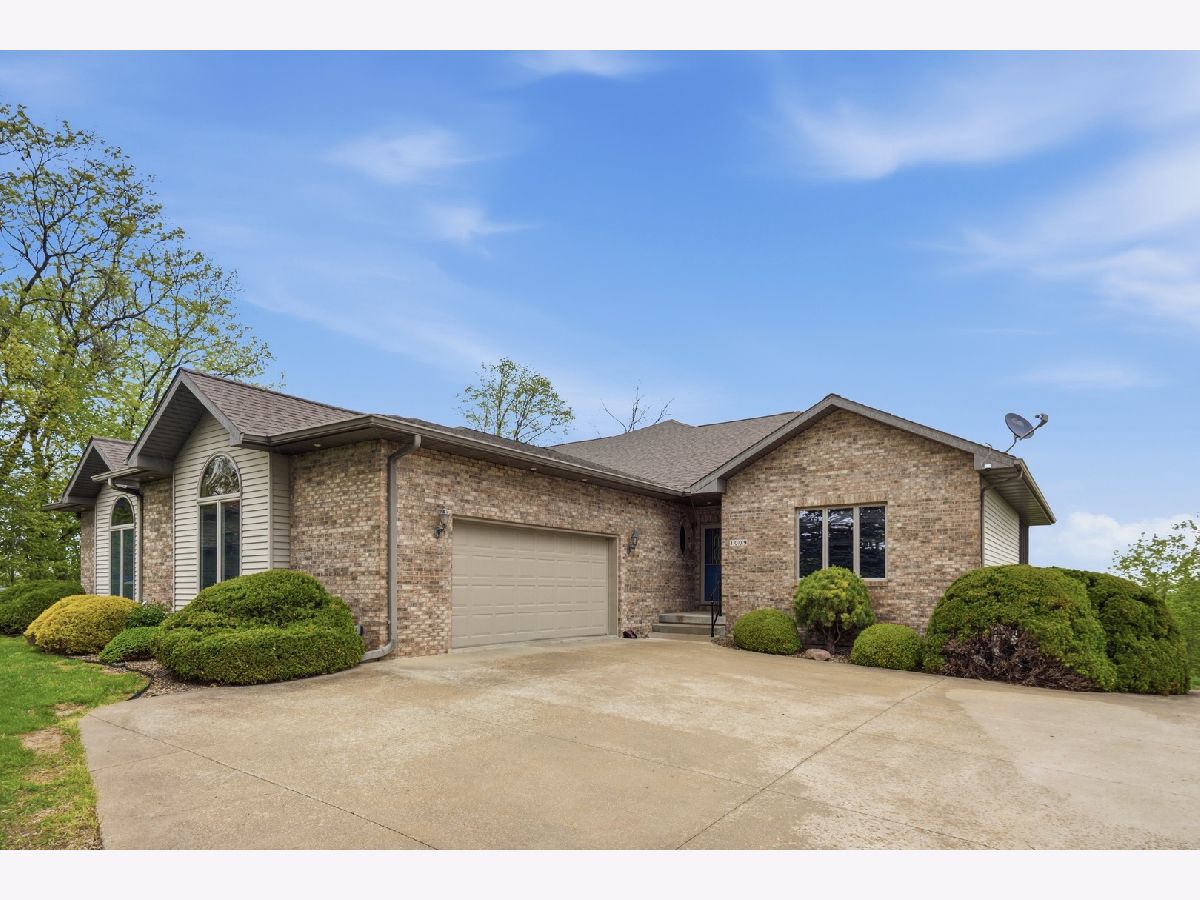  For Sale Fulton Illinois, 1009 Melody