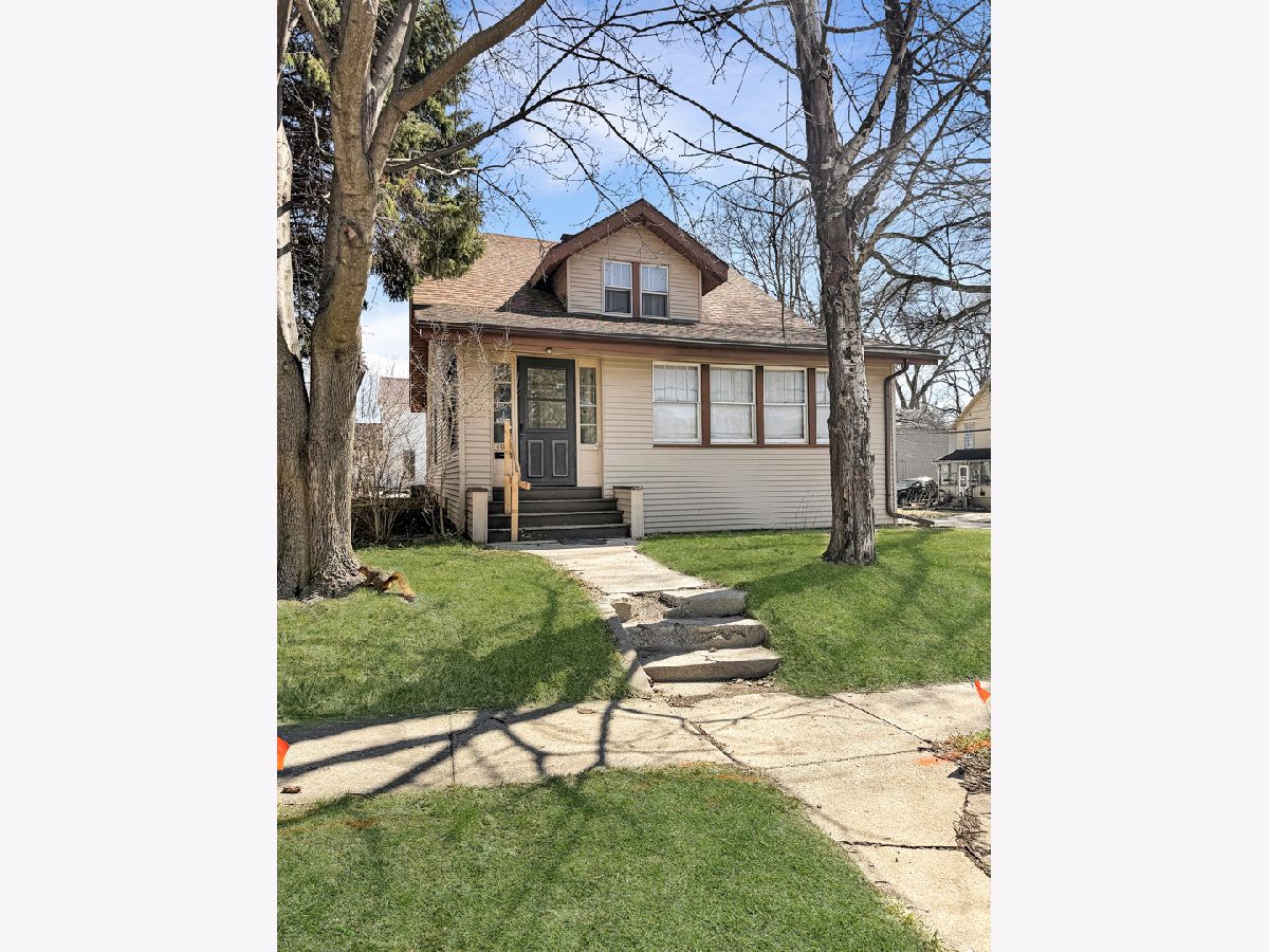  For Sale Freeport Illinois, 405 Apple Avenue