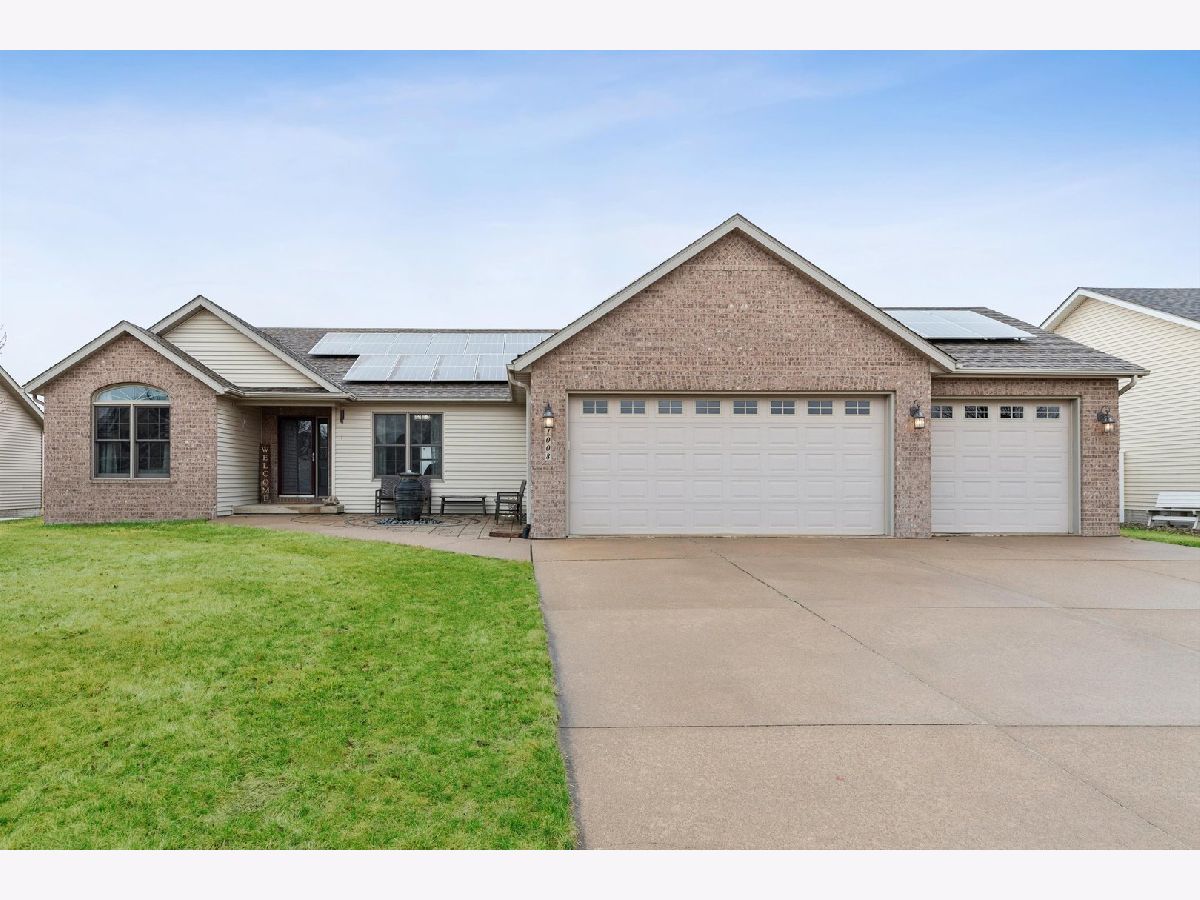  For Sale Eldridge Iowa, 1008 Scott Street