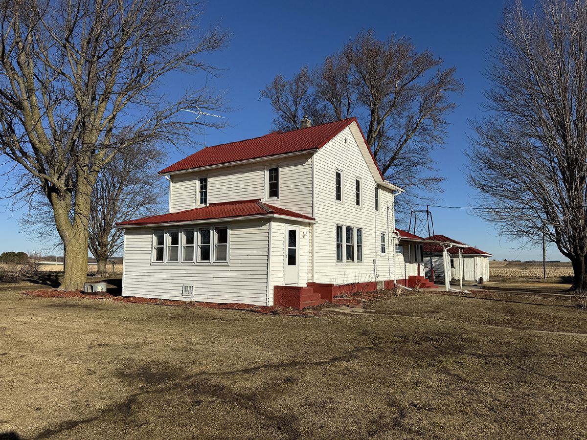  For Sale Milledgeville Illinois, 24231 Wysox Road