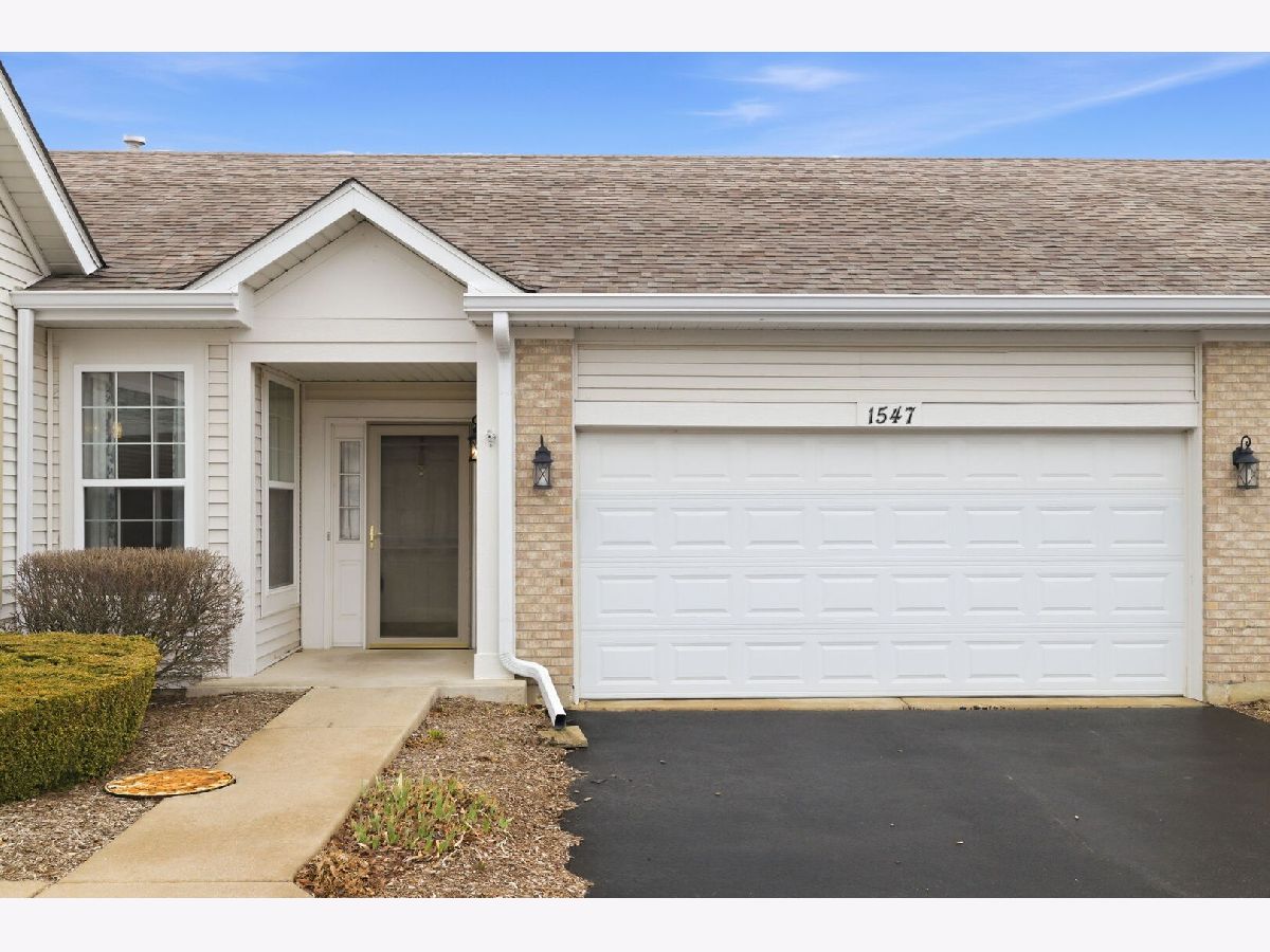  For Sale Romeoville Illinois, 1547 Cadillac Circle