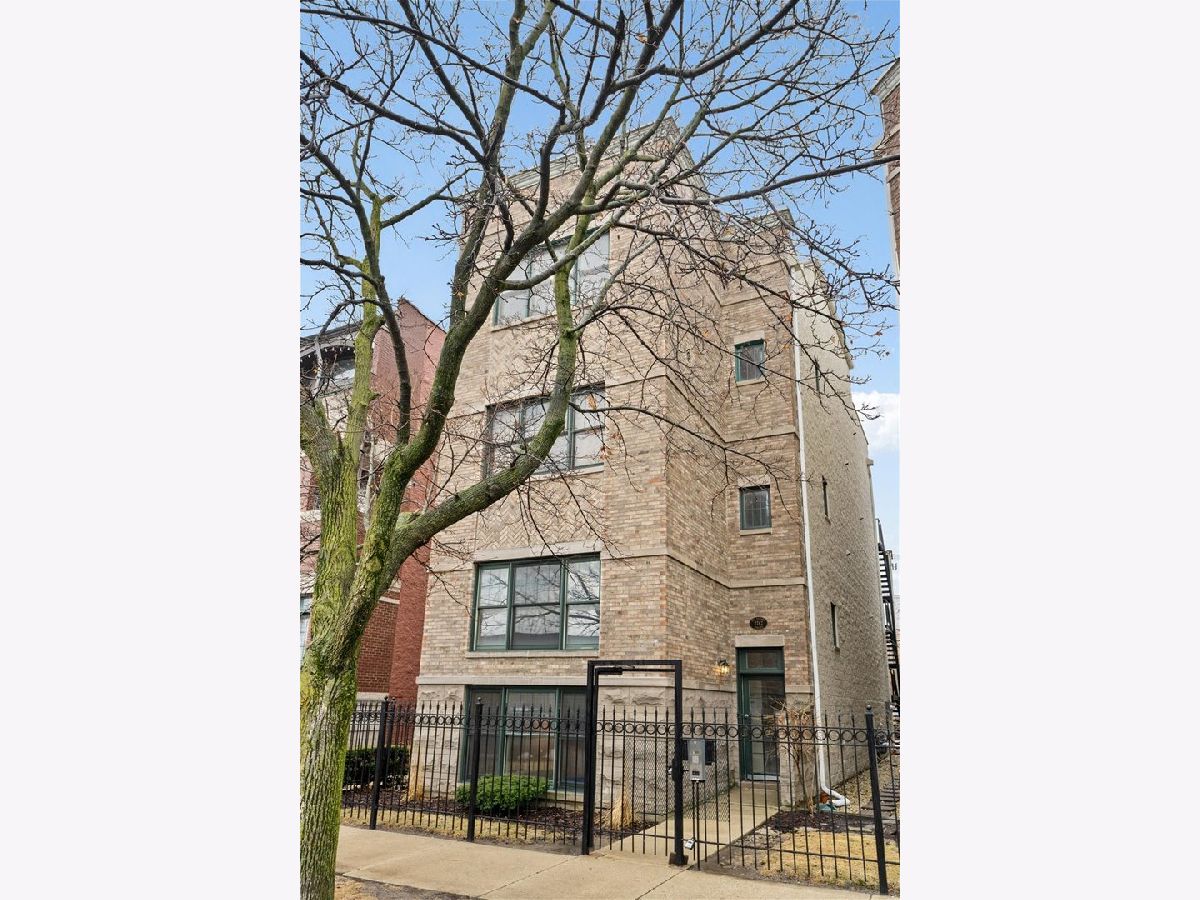  For Sale Chicago Illinois, 2742 Wolcott Avenue