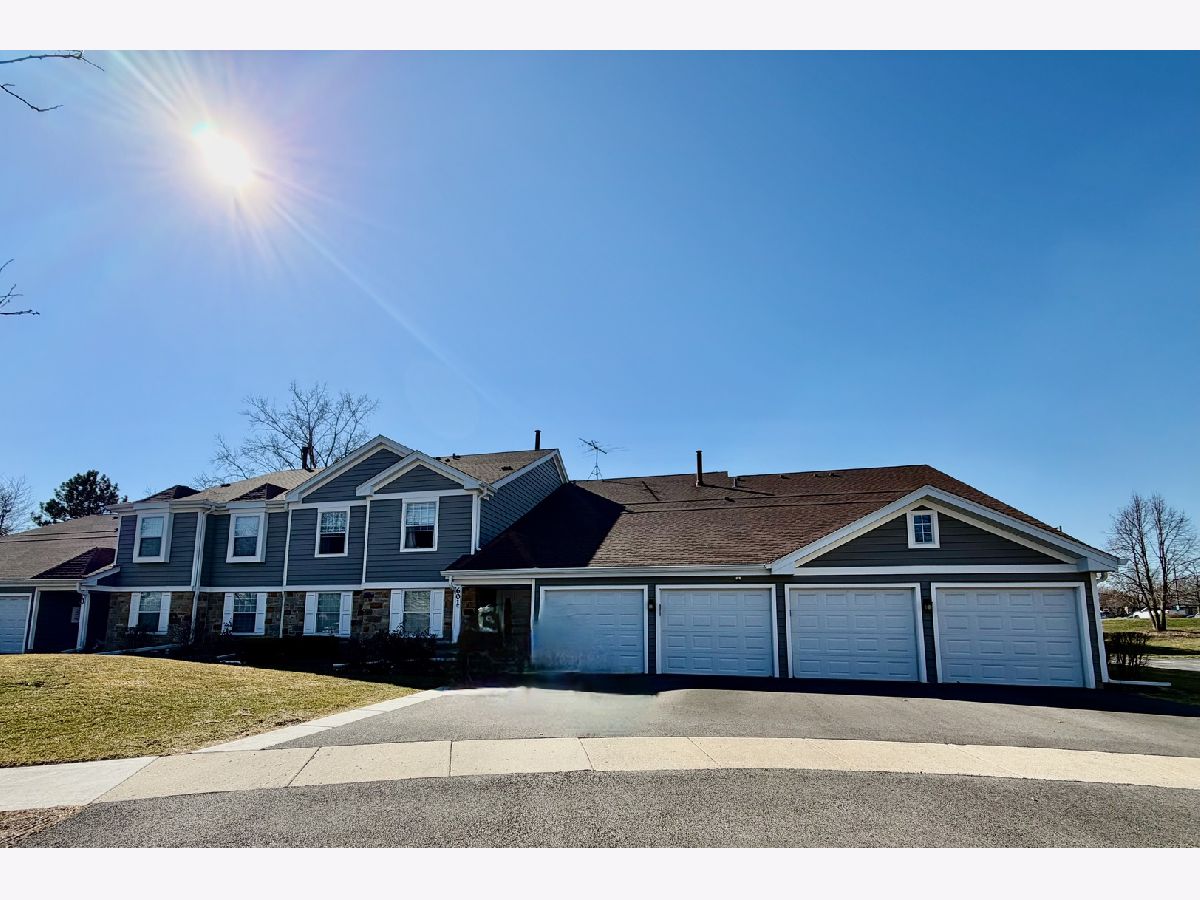 Condos & Townhomes For Rent Gatewood Schaumburg Illinois, 601 Eastview