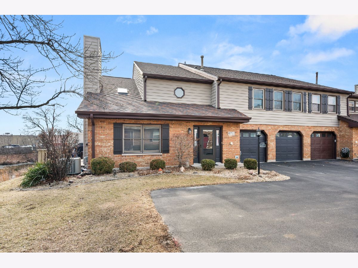  For Sale Orland Park Illinois, 15739 Chesterfield Lane