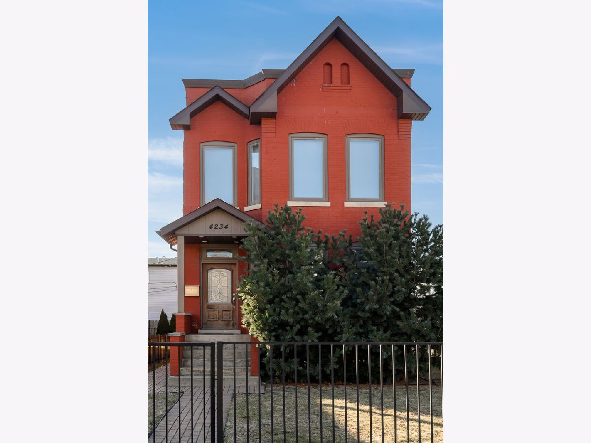  For Sale Chicago Illinois, 4234 St Lawrence Avenue