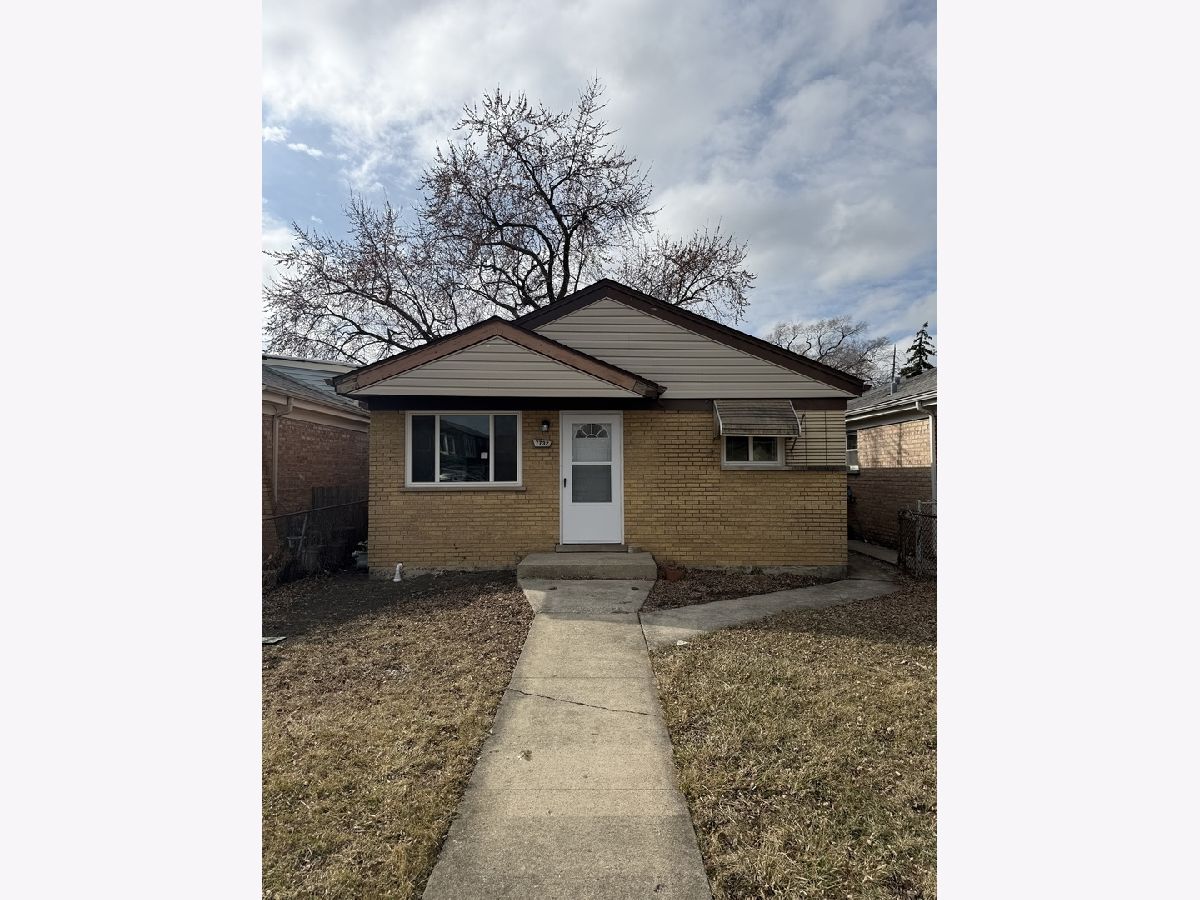  For Rent Burbank Illinois, 7732 Lotus