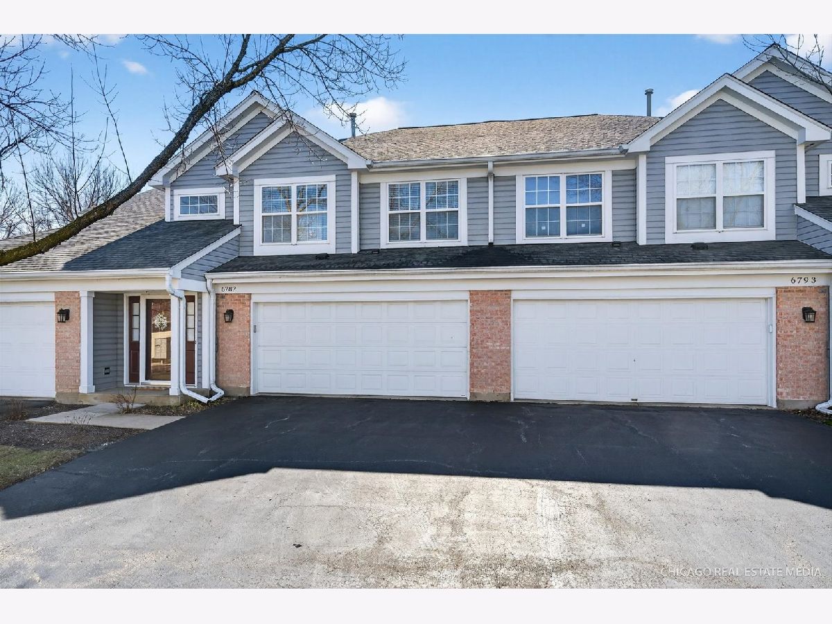 Townhomes & Condos & Homes For Sale Stonebrook Gurnee Illinois, 6787 Monticello Court