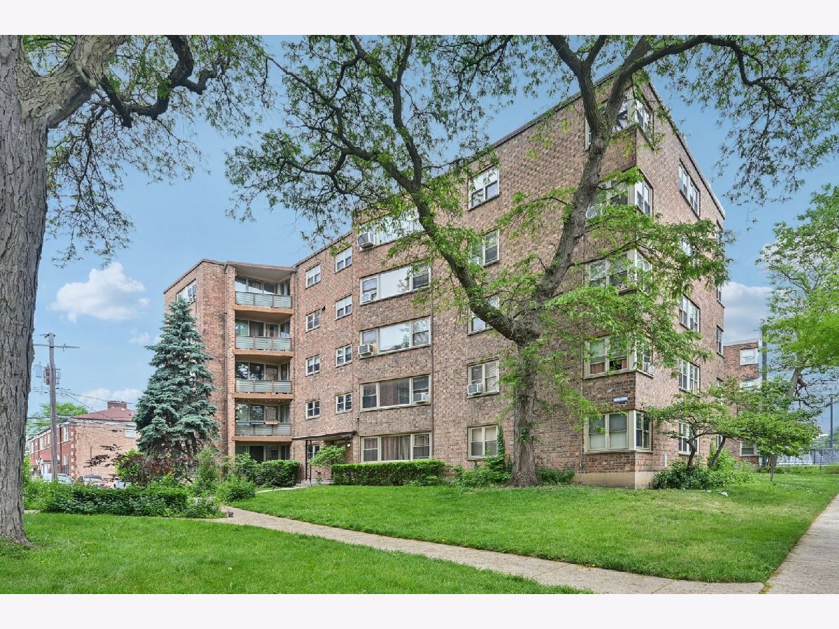  For Sale Chicago Illinois, 2142 Rosemont Avenue