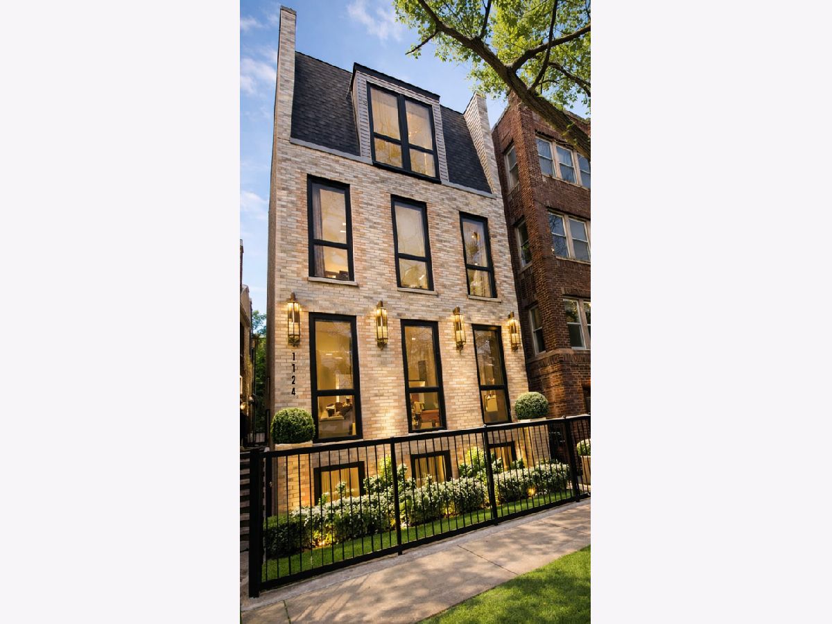 For Sale Chicago Illinois, 1124 Addison Street