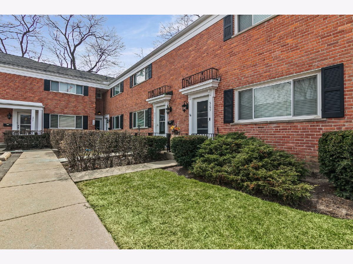 Condos & Townhomes For Sale Shorely Woods Barrington Illinois, 573 Shorely Drive