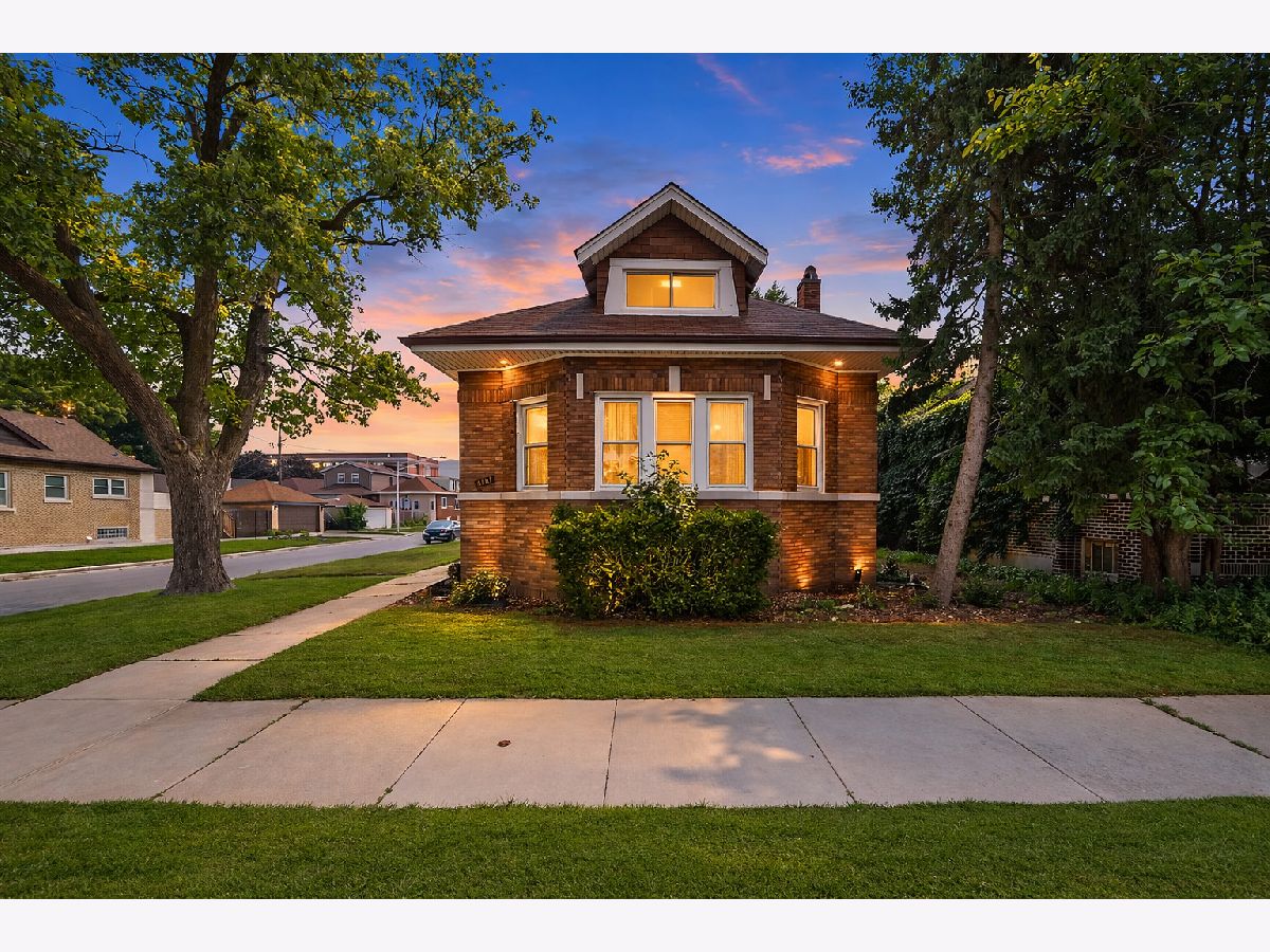  For Sale Chicago Illinois, 8101 Kimbark Avenue
