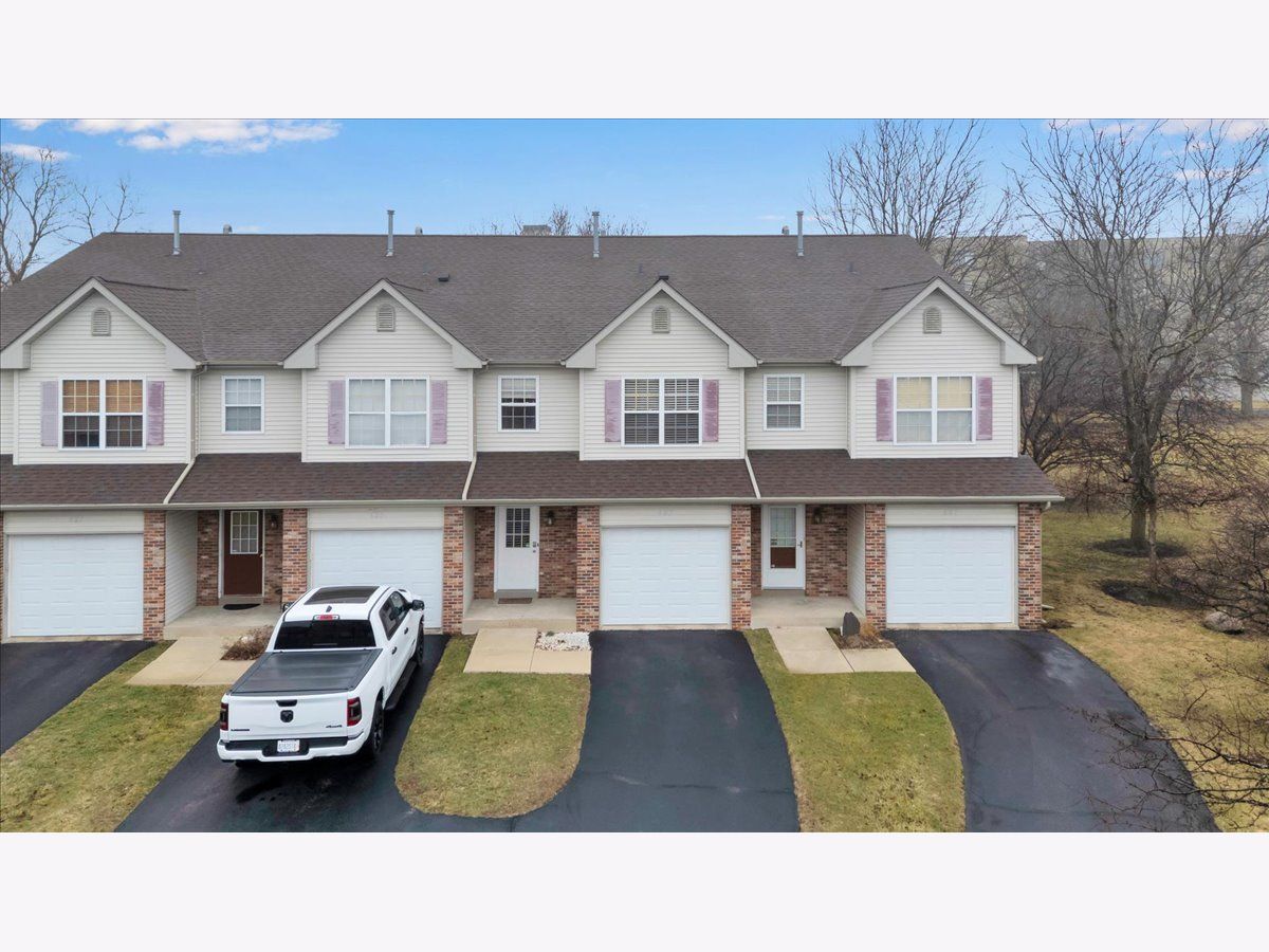 Condos & Townhomes For Sale Southtowne Village Belvidere Illinois, 623 Southtowne Drive